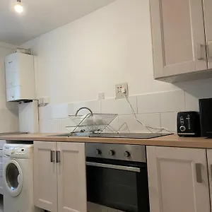 central-london-flat-near-borough-station-se1.brighton-hotels-england.com/